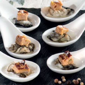 Cuillères apéritives aux huîtres et foie gras poêlé