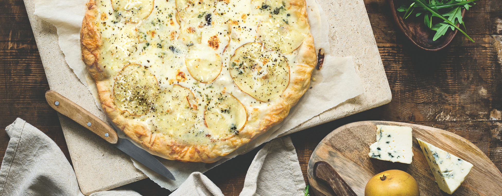 recette Pizza met peer, gorgonzola en honing