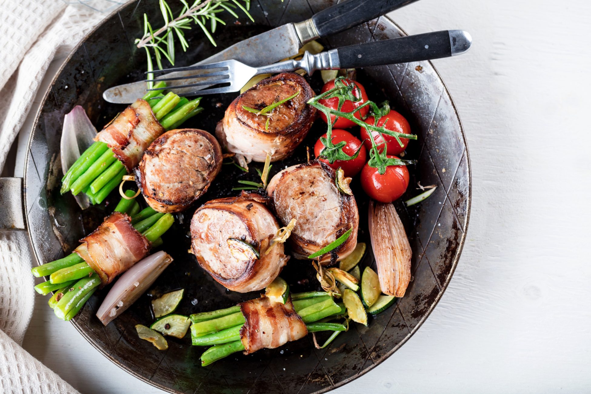 recette Médaillon de porc enrobés de lard et légumes fondants