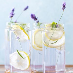 Gearomatiseerd water citroen-lavendel